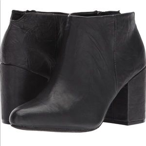 EUC Adam Tucker Black leather heel boots